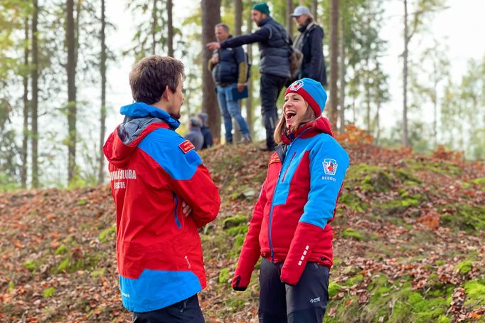 Veronika Khek Kubařová a Igor Orozovič ve filmu Na horách.