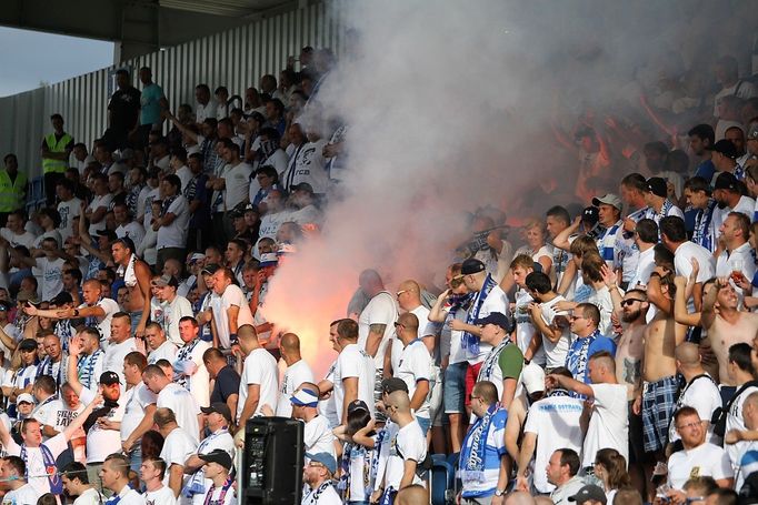 Fanoušci Baníku na Slovácku použili i pyrotechniku