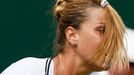 Dominika Cibulková v zápase s Robertou Vinciovou na Wimbledonu 2013