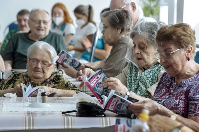 Czech Press Photo 2021 - vítězné snímky v kategoriích Portrét a Lidé