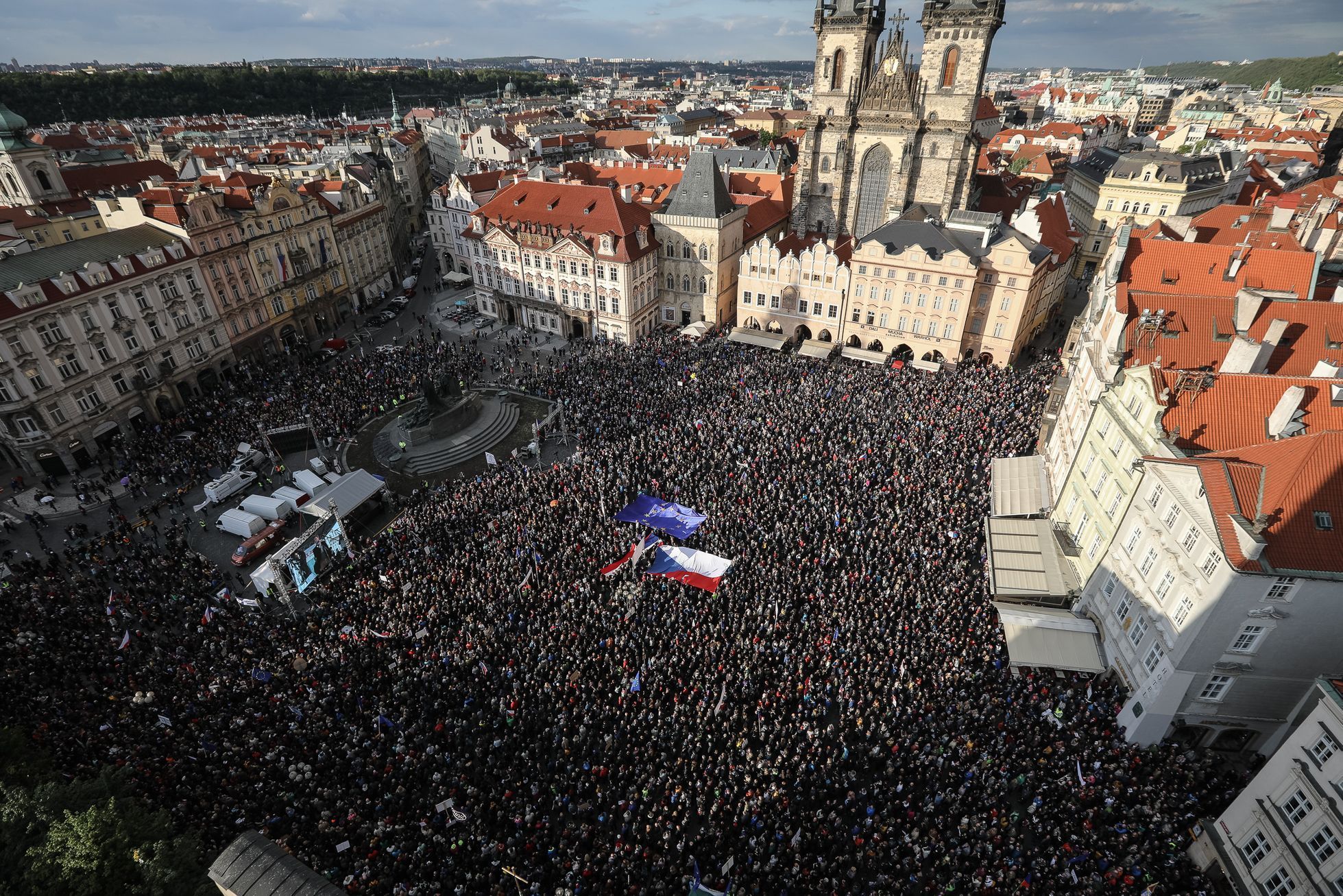 Třetí demonstrace proti Benešové a Babišovi a za spravedlivou justici, Staroměstské náměstí, Praha