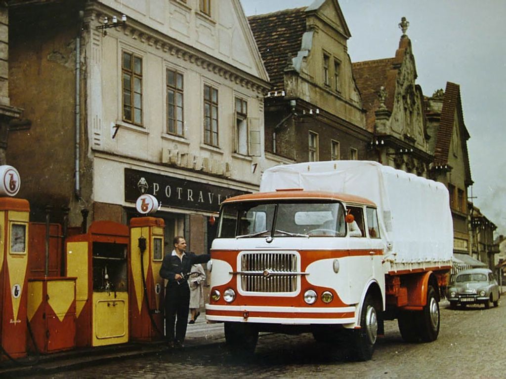 Škoda 706 RT