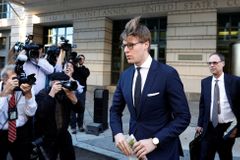 FBI obvinila v ruské kauze pátou osobu. Právník Van der Zwaan se přiznal ke lži