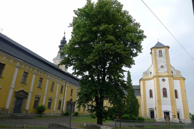 Pohled na současnou podobu kláštera v Bílé vodě.