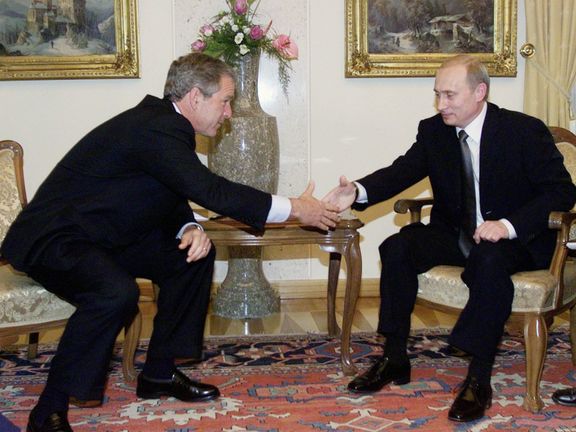 Bush a Putin v Lublani v roce 2001.