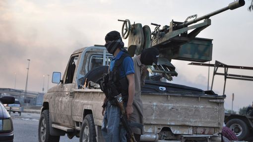 Ozbrojenci radikální skupiny Islámský stát v Iráku a Levantě.