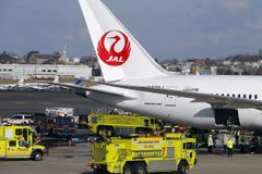 Na letišti v Bostonu hořel japonský letoun Dreamliner