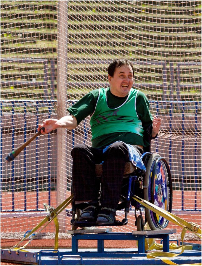 Závody v Pardubicích měly skvělé obsazení. V hodu kuželkou v kategorii F51 se sešlo několik paralympijských medailistů - bronzový Jan Vaněk nebo stříbrný Radim Běleš.