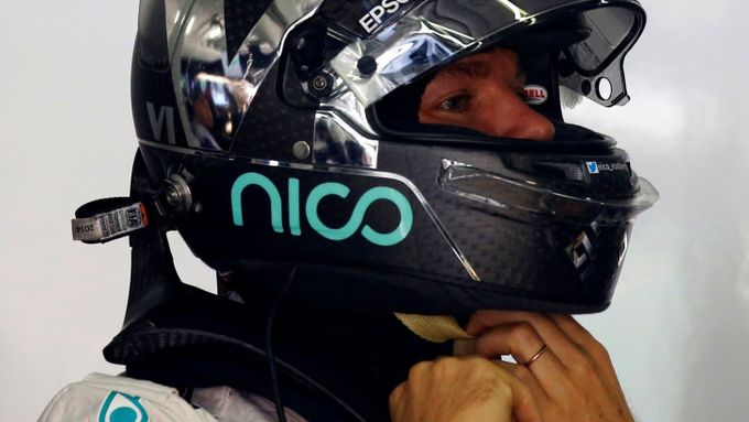Nečekaný odchod Nica Rosberga zamíchl už téměř jisotu sestavou pilotů formuel 1 pro příští sezonu. U Mercedesu se rázem uvolnilo lukrativní místo.