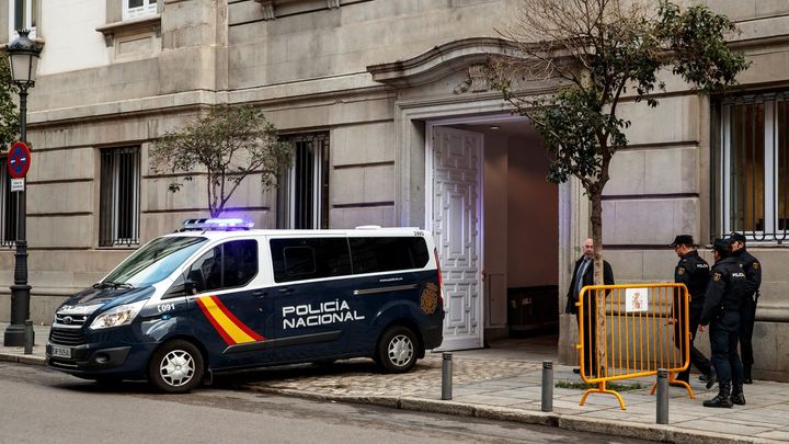 Ve Španělsku začal soud s dvěma Čechy. Jsou obžalovaní z nájemné vraždy starosty