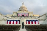 Sídlo Kongresu Kapitol bylo oděno do slavnostního hávu