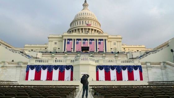 Obrazem: Obama prezidentem aneb k tomu mi dopomáhej Bůh