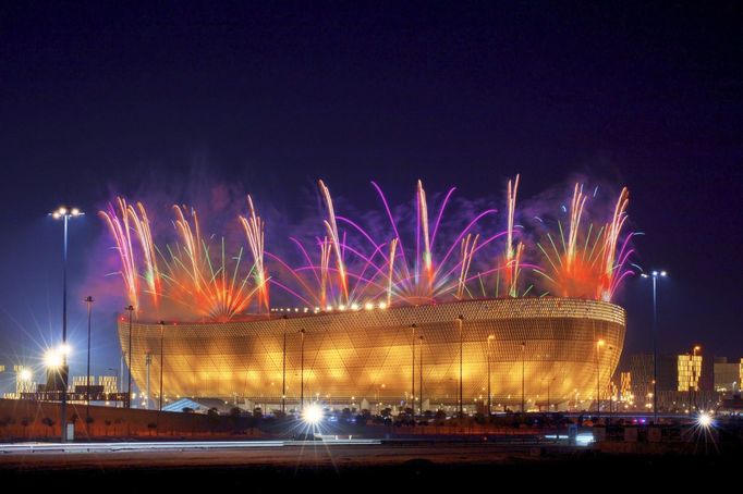 Oslavy dokončení stadionu Lusail Stadium v Dauhá. Přípravy Kataru pro pořádaní MS v kopané v roce 2022. Snímek z roku 2022.