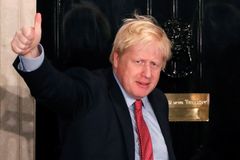 "Hubeňouři" koronavirus zvládnou líp. Vyléčený Boris Johnson zahájí boj s obezitou
