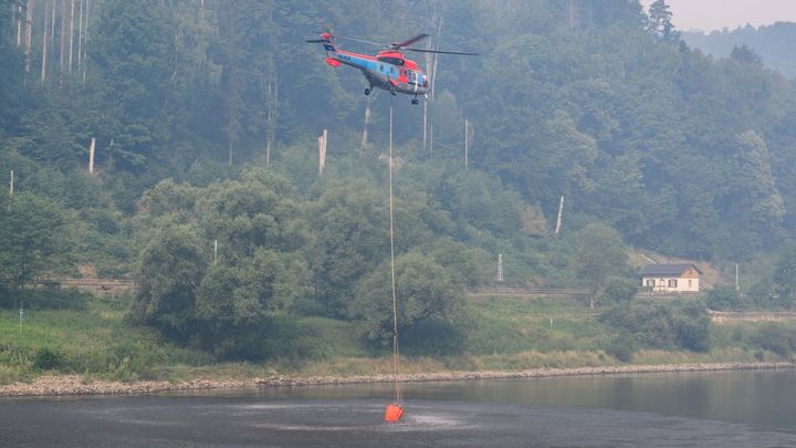 Francie i Německo hasí požáry. Policie zatkla podezřelé, včetně dobrovolného hasiče; Zdroj foto: ČTK