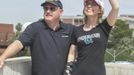 Former U.S. Congresswoman Gabrielle Giffords and her husband Mark Kelly, the retired astronaut who commanded space shuttle Endeavour's final flight on his last mission in late May 2011, watch Endeavour and its carrier jet making a flyover over Tucson, Arizona, September 20, 2012 in this handout image released to Reuters. Giffords, still recuperating from a gunshot wound to the head suffered in an attempt on her life last year, watched the flyover from the roof of a Tucson parking garage with her husband and mother, according to former aide C.J. Karamargin, who joined them. REUTERS/Mark Kelly/Handout (UNITED STATES - Tags: SCIENCE TECHNOLOGY POLITICS) NO SALES. NO ARCHIVES. FOR EDITORIAL USE ONLY. NOT FOR SALE FOR MARKETING OR ADVERTISING CAMPAIGNS. THIS IMAGE HAS BEEN SUPPLIED BY A THIRD PARTY. IT IS DISTRIBUTED, EXACTLY AS RECEIVED BY REUTERS, AS A SERVICE TO CLIENTS Published: Zář. 21, 2012, 12:54 dop.