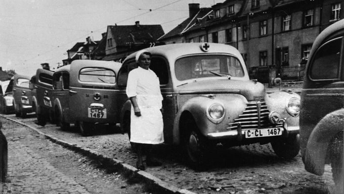 Prohlédněte si fotografie, které dokumentují 100 let fungování Československého a posléze Českého červeného kříže.