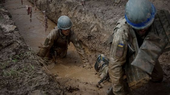 Bahno, oheň a totální odhodlání. Jak elitní ukrajinské jednotky cvičí na ofenzivu