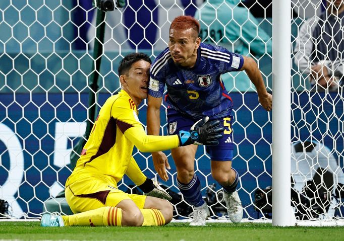 Šuiči Gonda a Juto Nagatomo v osmifinále MS 2022 Japonsko - Chorvatsko