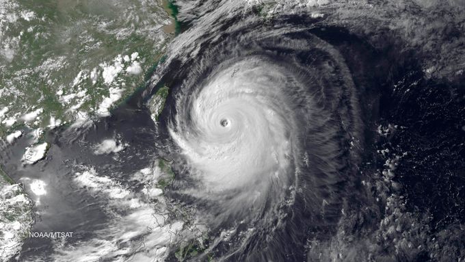 Satelitní pohled na tajfun Neoguri