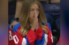 Červenka milosrdným popravčím střelcem, Kanada rozplakala ruskou fanynku