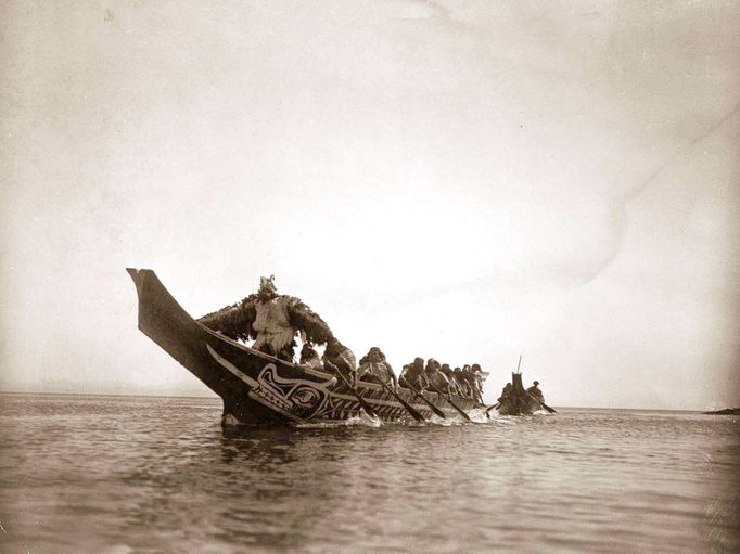 Podívejte se na unikátní magické kouzlo starých fotografií amerických indiánů jak je zachytil okolo roku 1900 fotograf Edward Sheriff Curtis.