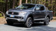 A skončil i další Fiat, tentokrát pracovní pick-up Fullback, dvojče Mitsubishi L200. A zatímco japonský model dostal modernizaci a stále je jedním z celosvětově nejprodávanějších modelů své kategorie, Fiat kvůli neuspokojivým prodejům Fullback z nabídky stáhl. Jen nezájem ale za koncem vozu není - mohou za to i přísnější emisní limity, kterým naftový motor nevyhověl a upravovat jej by se nevyplatilo.