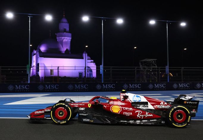 Pilot F1 Lewis Hamilton během Velké ceny Saúdské Arábie F1 2025