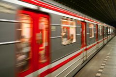 Praha od září zkrátí víkendové intervaly metra. Posílí hlavně linka C