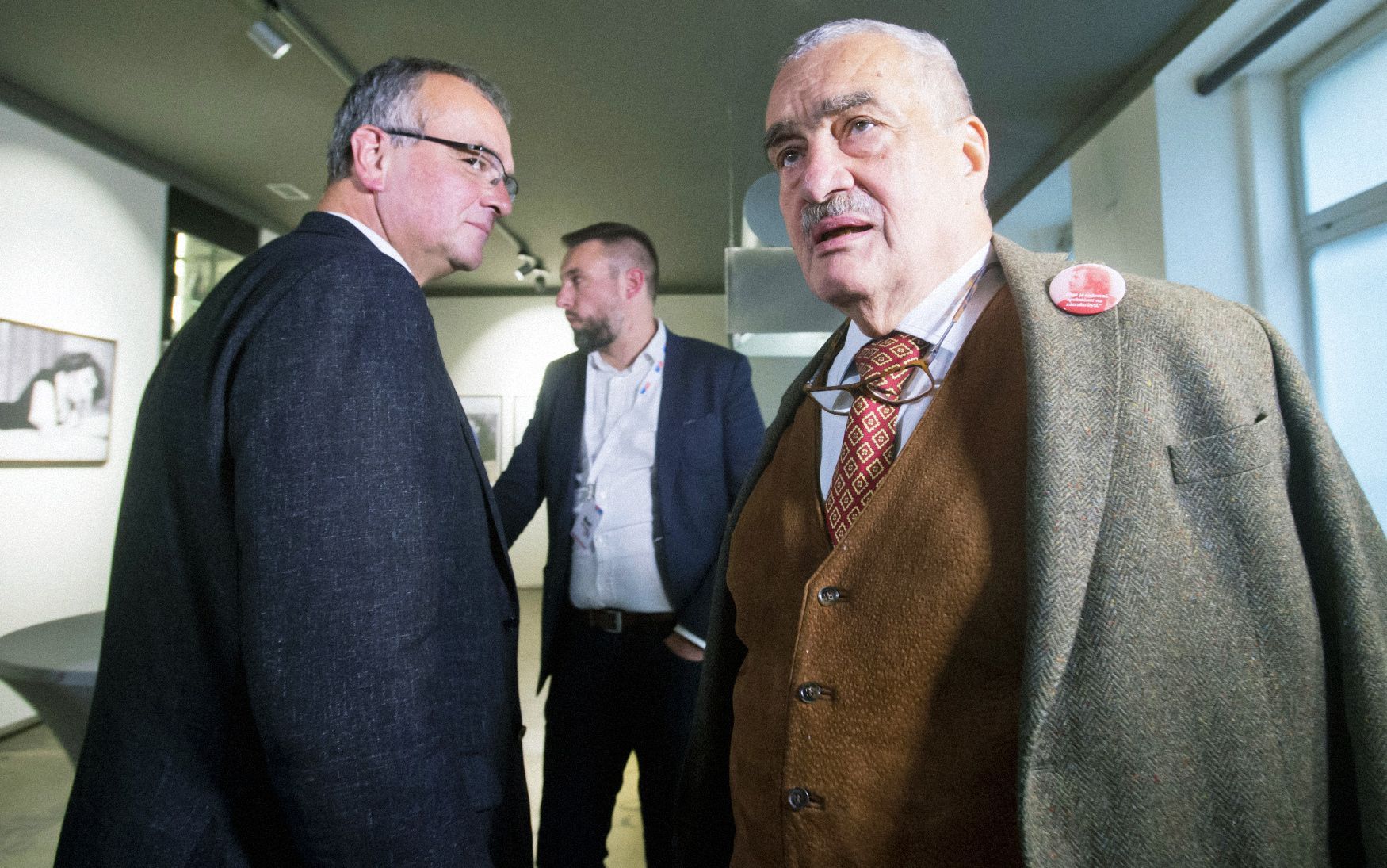 Obrazem: Tak šel čas v politickém životě Miroslava Kalouska