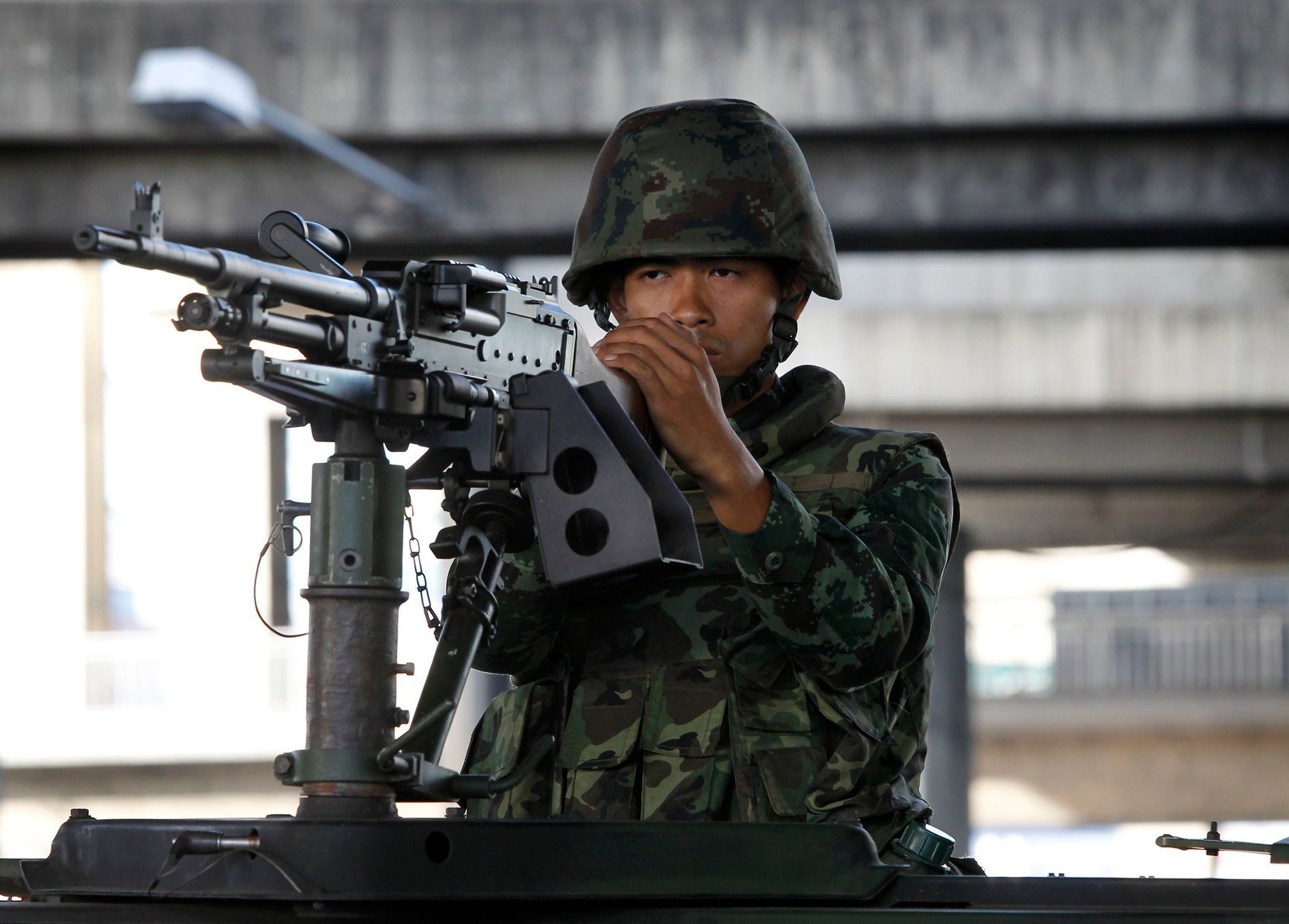 Thajsko - Bangkok - voják - stanné právo