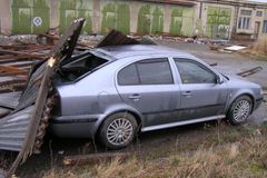 Emma zabila třináct lidí. Postupuje k východu