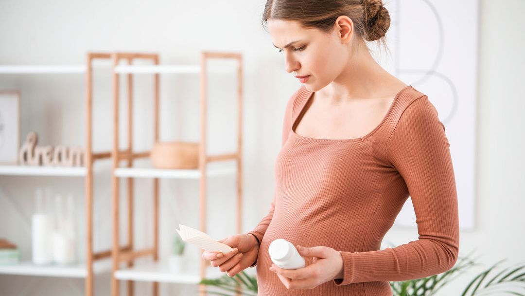 Jakmile se žena dozví, že čeká dítě, často přestane medikaci okamžitě užívat.