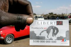 Zimbabwe zavádí bankovku v hodnotě sto miliard