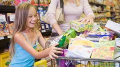 Nákup - vozík - zboží - plýtvání potravinami - hypermarket