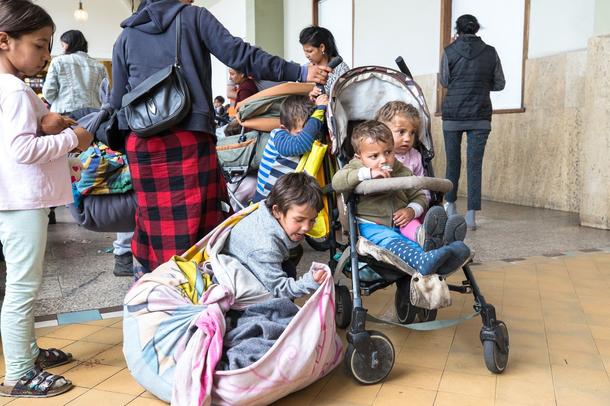 Ukrajinští romští uprchlíci na Hlavním nádraží, Romové