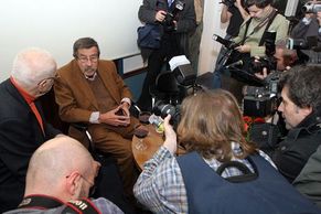 Günter Grass peeled the onion in Prague