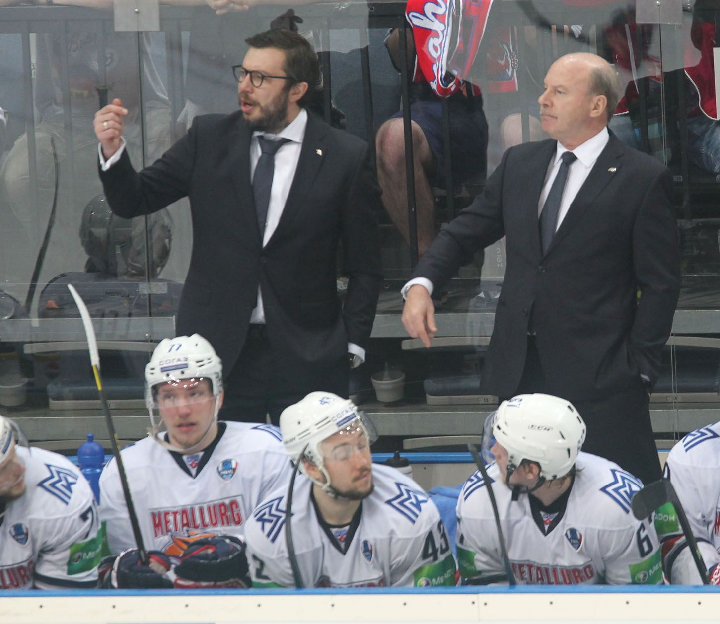 Lev Praha vs. Magnitogorsk, čtvrté finále KHL v O2 aréně (Mike Keenan)