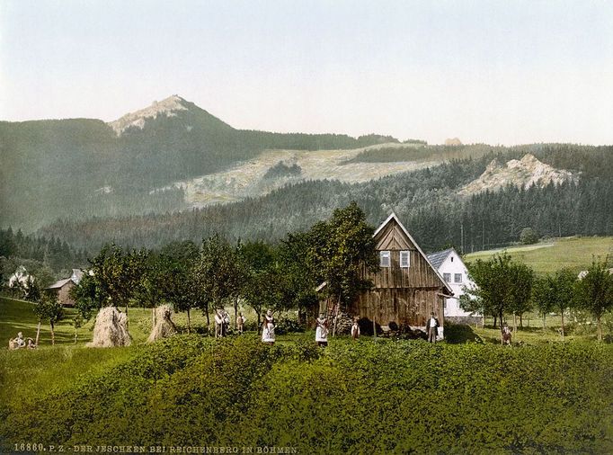 Pohled na Ještěd a okolí kolem roku 1900.