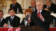 Václav Klaus děkuje zákonodárcům za své znovuzvolení.