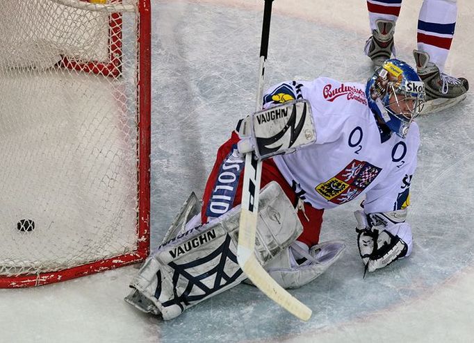 Sergey Mozyakin právě zvýšil na 3:1 pro Rusko. Marka Pince tak Rusové překonali třikrát během necelých šesti minut.