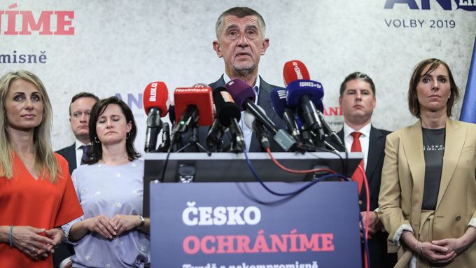 Premiér Andrej Babiš čelí podezření ze střetu zájmů.
