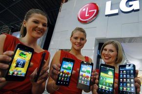 Hardwarium: hvězdný mobil Xiaomi Mi-Two, fotoaparát s Androidem