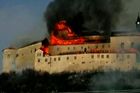10. 3. - Požár zničil jeden z nejkrásnějších slovenských hradů. Více si můžete přečíst - zde
