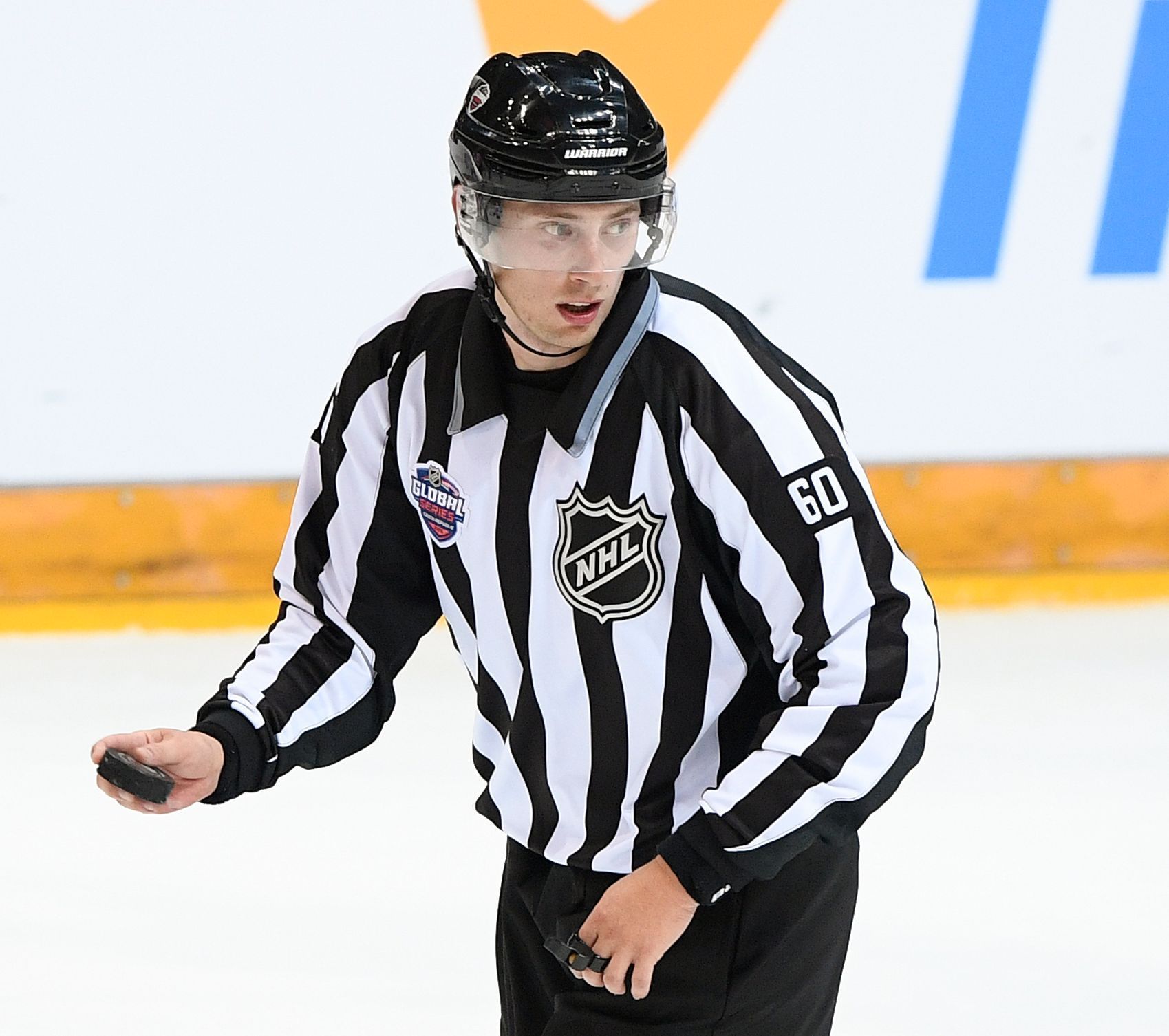 NHL v Praze: Philadelphia - Chicago: Český čárový rozhodčí Libor Suchánek