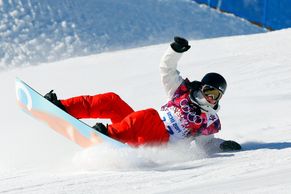 FOTO OH zahájily pády snowboardistů na nebezpečné trati
