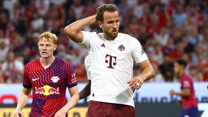 Harry Kane v dresu Bayernu při německém Superpoháru proti Lipsku