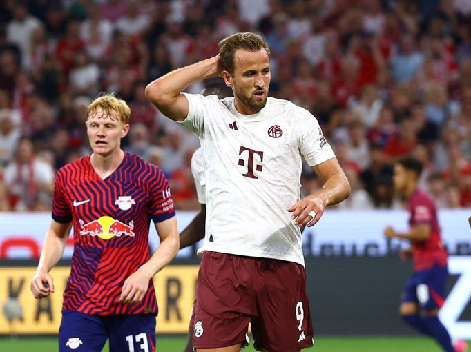 Harry Kane v dresu Bayernu při německém Superpoháru proti Lipsku