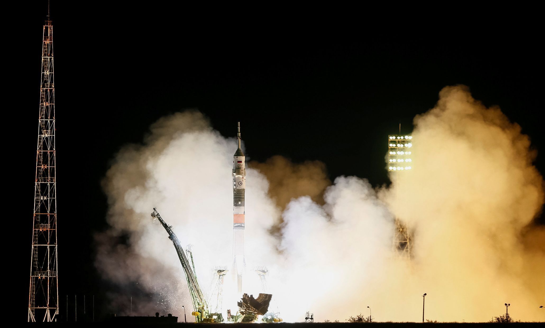 Start ruské kosmické lodě Sojuz MS-06
