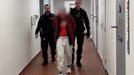 Policii se povedlo dopadnout dvojici žhářů, která v Praze zapálila nápojové automaty. Důvod? Zloději chtěli ukrást mince. Akce se jim ale nepodařila, automaty shořely.